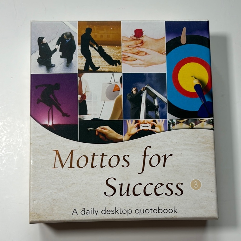 Mottos for Success Daily Desktop Quotebook